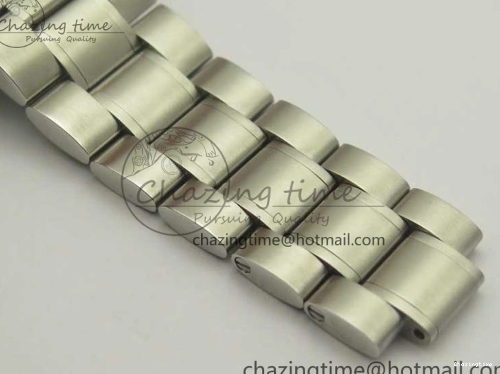 0203 UrbanChic Speedmaster Moonwatch OMF 1:1 Best Edition White Dial Black Hand on SS Bracelet A 8045